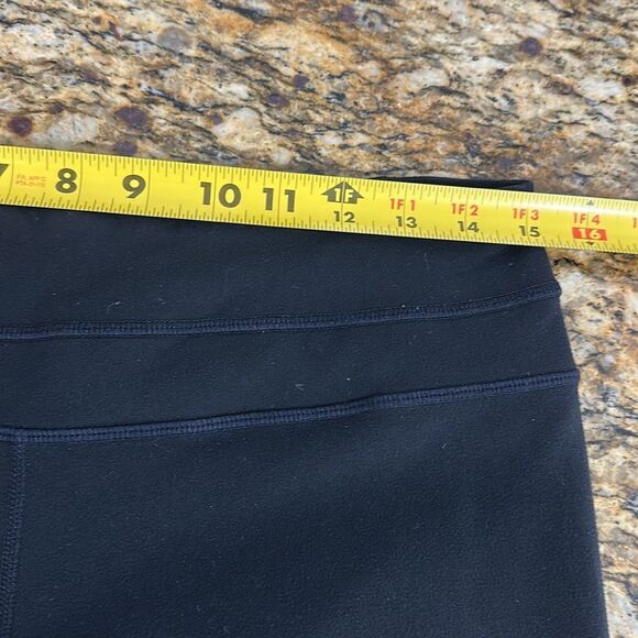 Lululemon Athletica Reversible Groove Capri In Black Size 10 - Picture 5 of 8